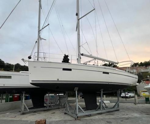 2017 Bavaria 37 Cruiser