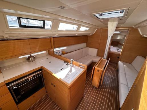 Salona 380 aus 2020, Preis auf Anfrage, exkl. MwSt., near Split, Kroatien