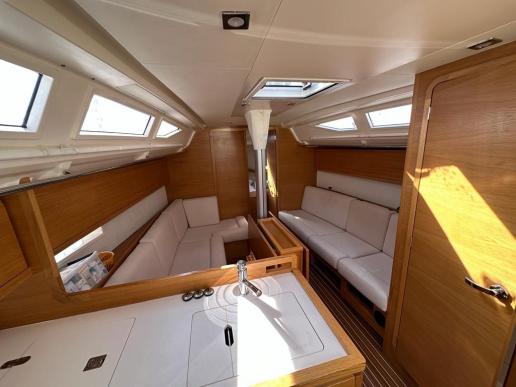Salona 380 aus 2020, Preis auf Anfrage, exkl. MwSt., near Split, Kroatien